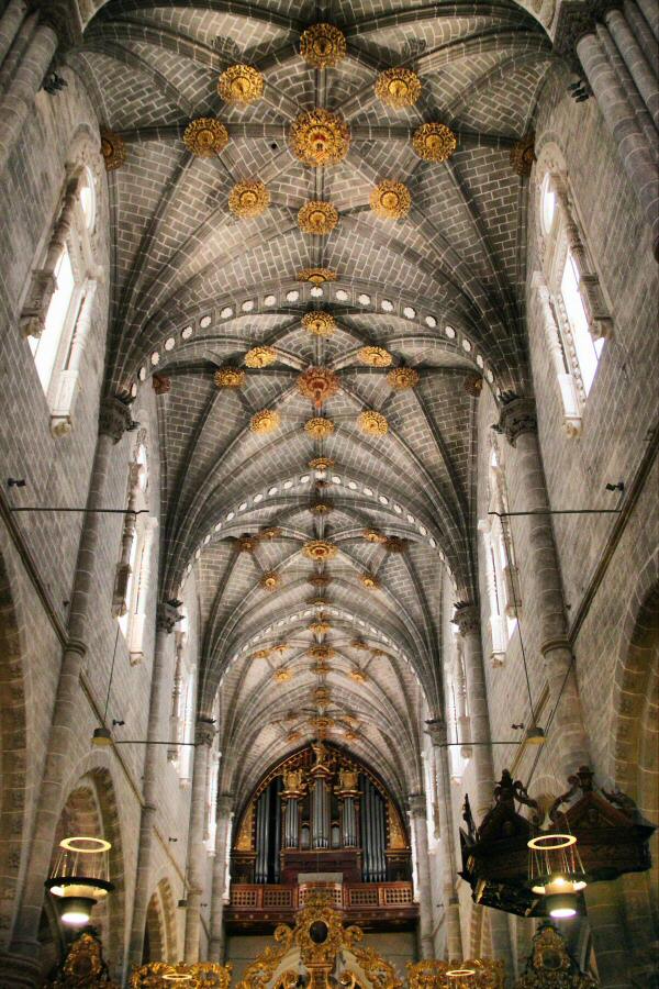 Interior del templo